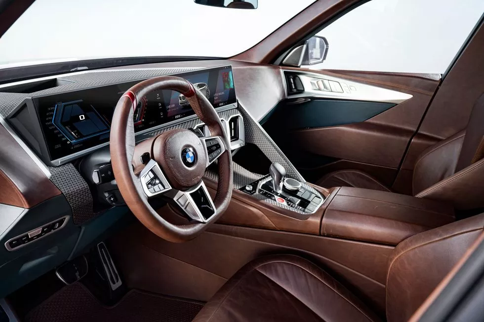 BMW XM. W ciszy i z V8