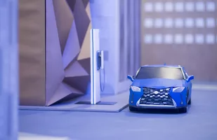 Lexus UX 300e z papieru. Tak się składa, że nawet jeździ