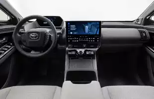 Toyota bZ4X wnętrze