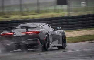 Pininfarina Battista na zdjęciach. Za  kierownicą sam Nick Heidfeld