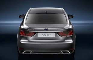 Nowy Lexus LS. Ktoś go chce kupić? — zdjęcie 2