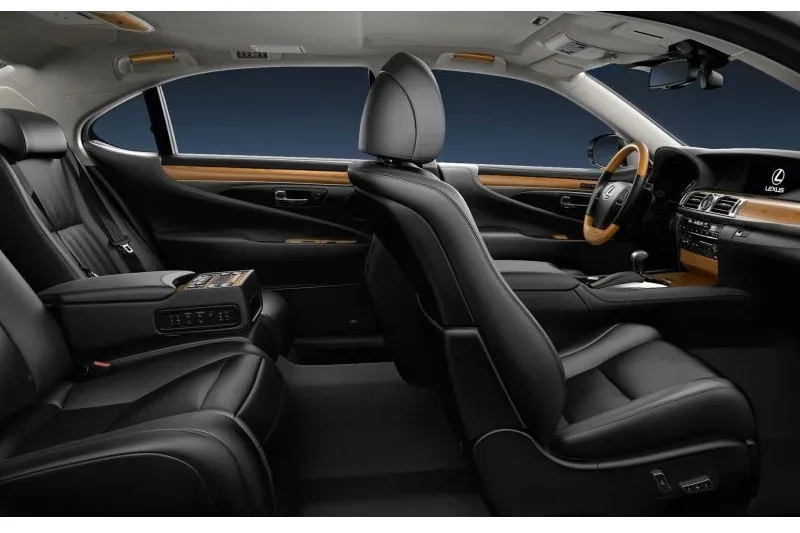 Lexus LS
