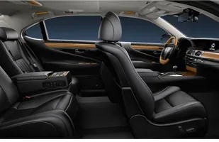 Nowy Lexus LS. Ktoś go chce kupić? — zdjęcie 6