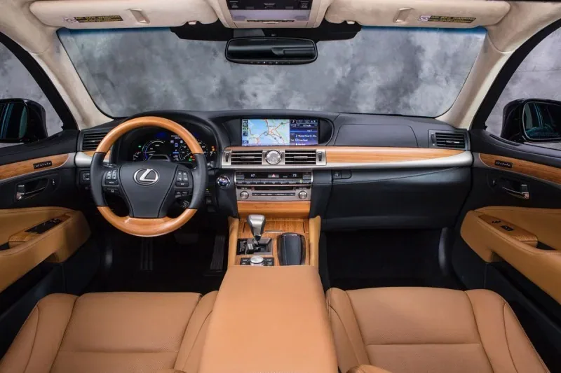 Lexus LS
