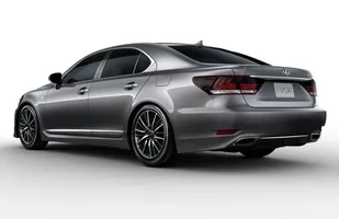 Nowy Lexus LS. Ktoś go chce kupić? — zdjęcie 8