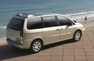 Peugeot 807 i Citroen C8 po "liftingu" — zdjęcie 3