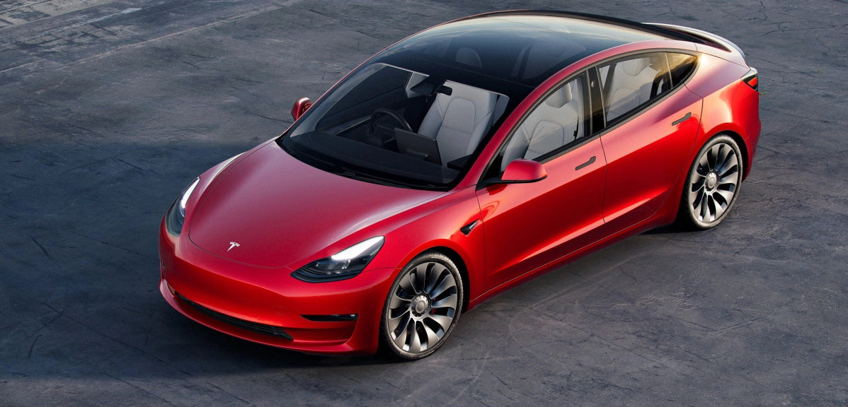Tesla Model 3 najchętniej kupowanym autem elektrycznym