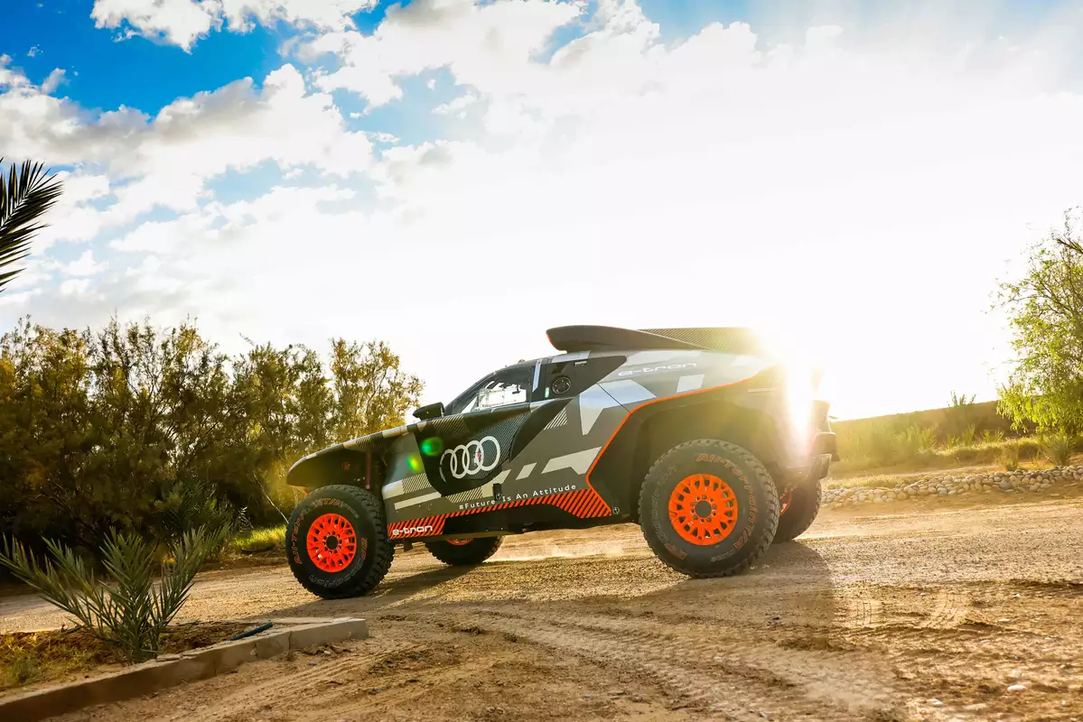 Audi RS Q e-tron rusza na “Dakar”. To początek nowej ery