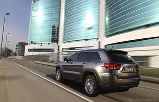 Jeep Grand Cherokee poległ na łosiu? — zdjęcie 4
