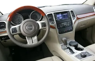 Jeep Grand Cherokee poległ na łosiu? — zdjęcie 8