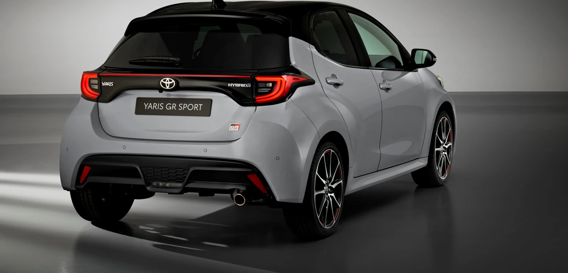 Toyota Yaris GR Sport i Toyota Hilux GR Sport. Jak Toyota stuningowała swoje bestsellery?