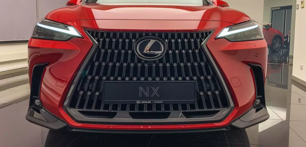 Lexus NX. Nowa technika i nowa strategia
