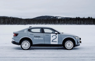Polestar 2 na kole podbiegunowym