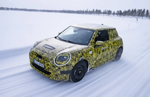 Nowe elektryczne Mini na zdjęciach