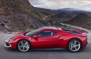 Ferrari 296 GTS. Nowość bez dachu