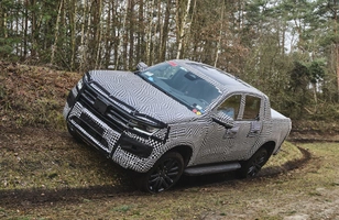 Nowy Volkswagen Amarok w kamuflażu