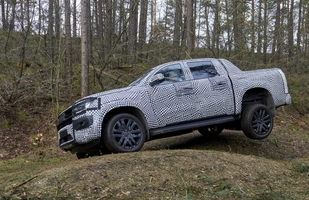 Nowy Volkswagen Amarok w kamuflażu