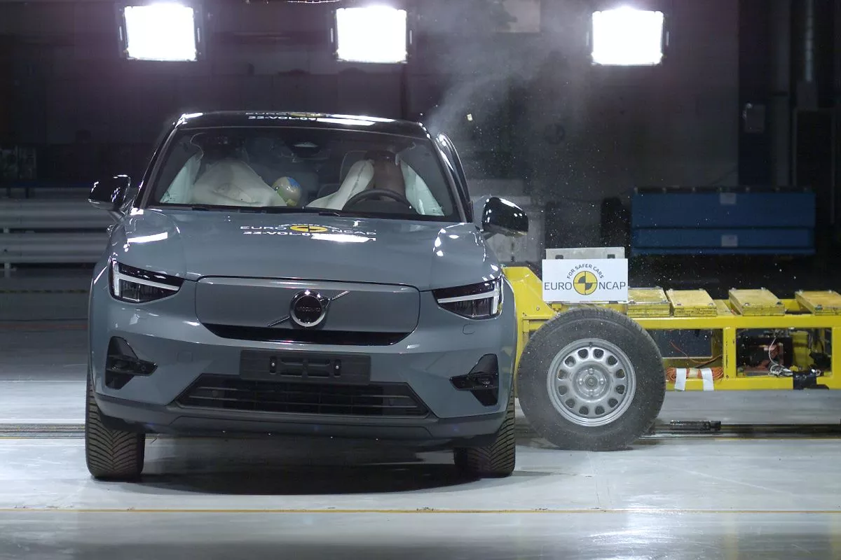 Nowe testy Euro NCAP. Wpadki Opla Astry i Peugeota 308