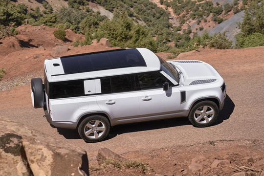 Land Rover Defender 130. Bardzo duża nowość