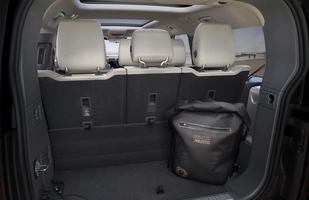 Land Rover Defender 130. Bardzo duża nowość