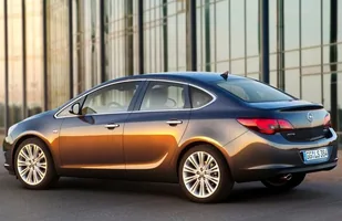 Nowy Opel Astra Sedan. Debiut w Moskwie! — zdjęcie 4