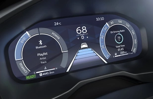 Toyota RAV4 na rok 2023 z nowymi multimediami