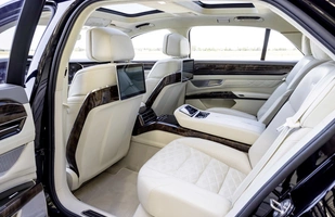 Volkswagen Pheaton ma 20 lat. Taki miał być jego następca