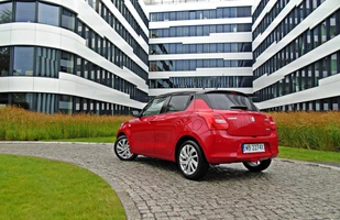Suzuki Swift Hybrid CVT. Mały i hybrydowy