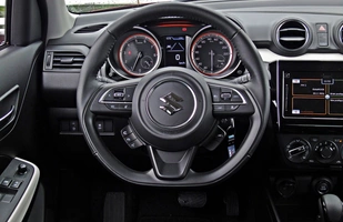 Suzuki Swift Hybrid CVT. Mały i hybrydowy