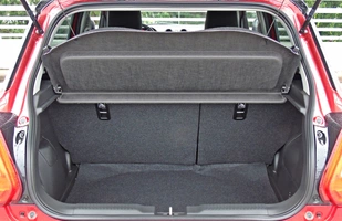 Suzuki Swift Hybrid CVT. Mały i hybrydowy