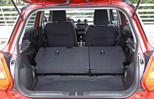 Suzuki Swift Hybrid CVT. Mały i hybrydowy