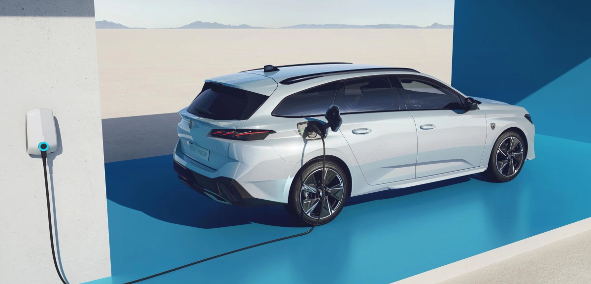 Peugeot e-308