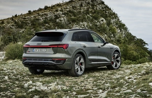 Audi e-tron to teraz Q8 e-tron. I ma większą barerię
