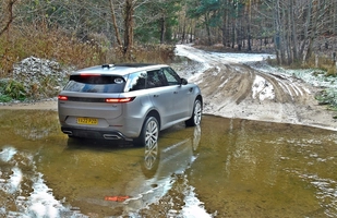 Range Rover Sport 2022 - arystokrata, który nie boi się ubrudzić