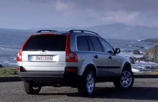 Volvo XC90. Od 10 lat niemal bez zmian! — zdjęcie 7