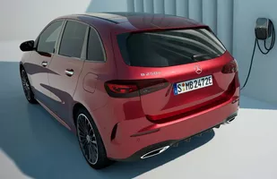 Mercedesy klasy A i B po liftingu już w salonach. Ceny