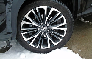 Toyota Yaris Cross - ewolucja miejskiego bestsellera