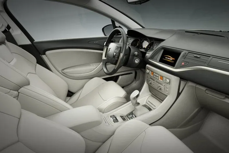 Wnętrze obecnej generacji Citroena C5