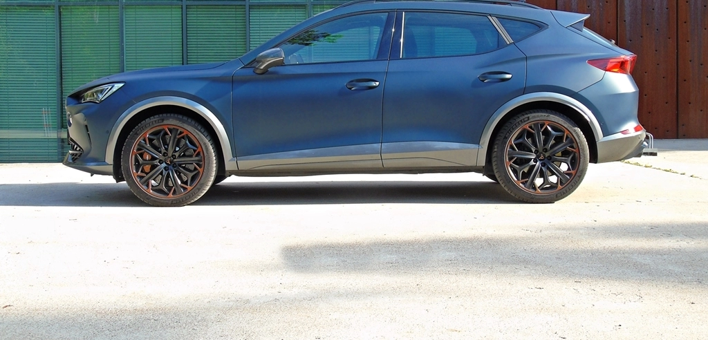 Cupra Formentor VZ 310 KM - sportowiec wszechstronny