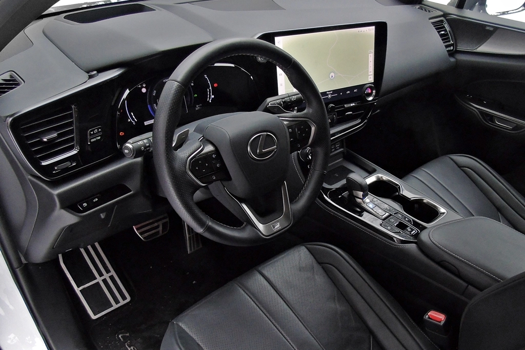 Lexus NX 350h - między tradycją a nowoczesnością