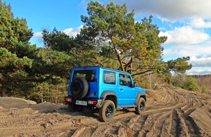Suzuki Jimny - jedyny taki samochód ciężarowy na świecie