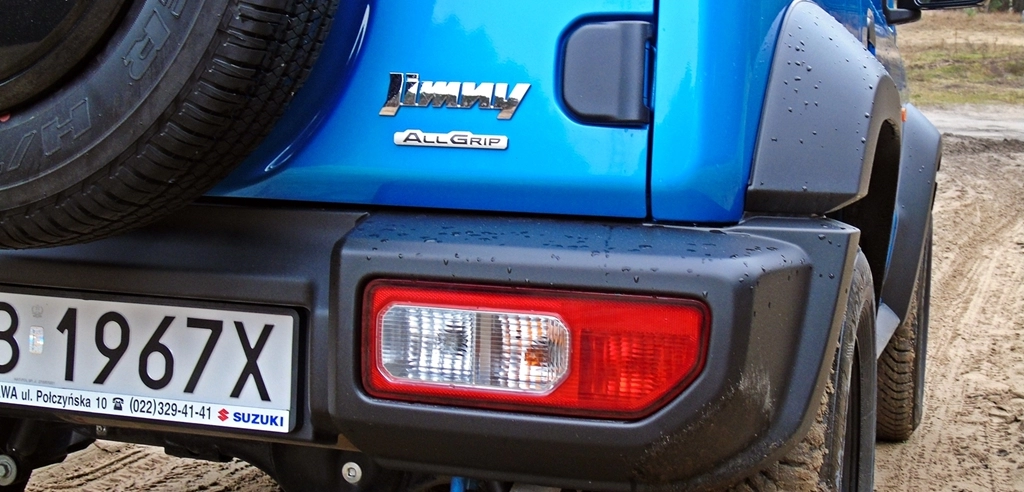 Suzuki Jimny - jedyny taki samochód ciężarowy na świecie