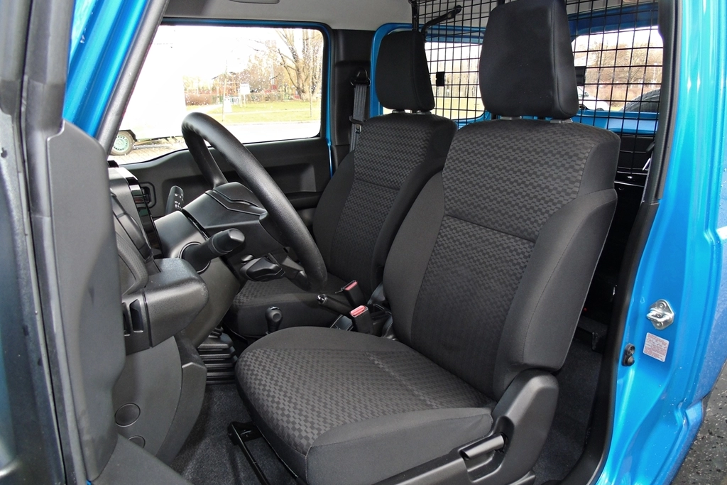Suzuki Jimny - jedyny taki samochód ciężarowy na świecie