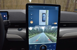 Ford Mustang Mach-E - test specjalnej wersji Frost White