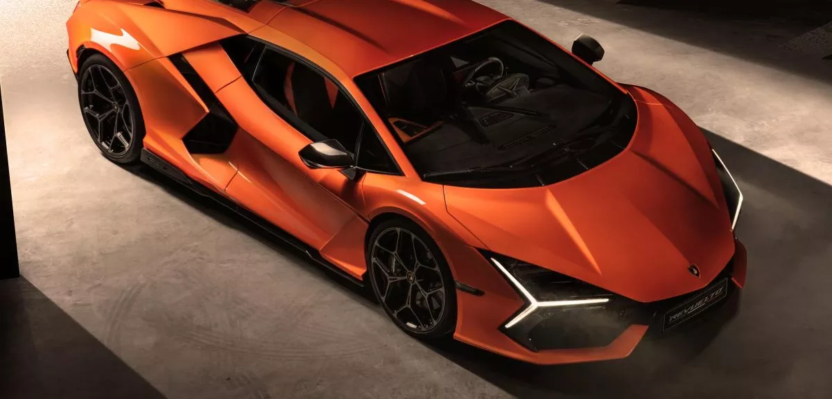 Lamborghini Revuelto
