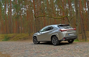 Test: Lexus UX 250h F Sport - istotny, choć prawie niezauważalny lifting