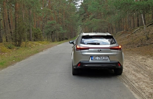 Test: Lexus UX 250h F Sport - istotny, choć prawie niezauważalny lifting
