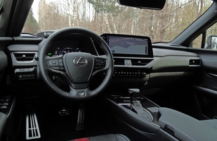 Test: Lexus UX 250h F Sport - istotny, choć prawie niezauważalny lifting