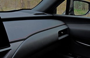 Test: Lexus UX 250h F Sport - istotny, choć prawie niezauważalny lifting