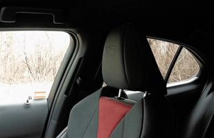 Test: Lexus UX 250h F Sport - istotny, choć prawie niezauważalny lifting